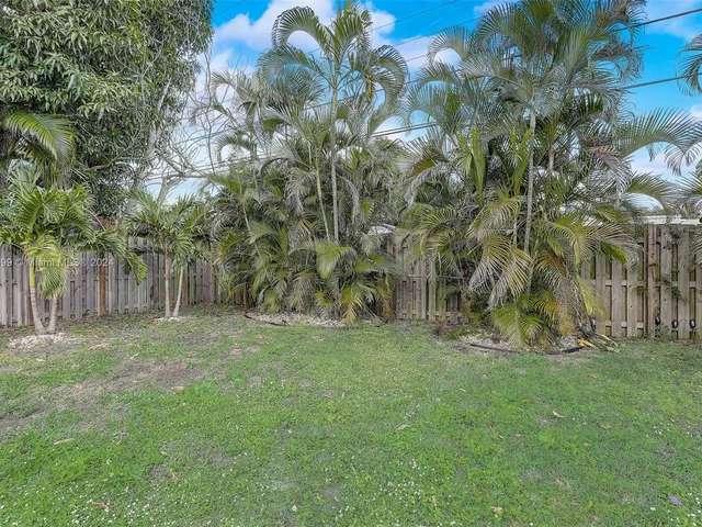 6961 Scott St, Hollywood FL 33024