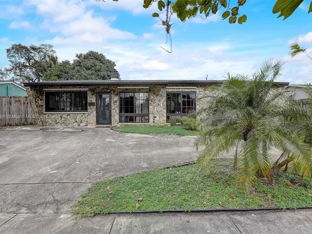 6961 Scott St, Hollywood FL 33024