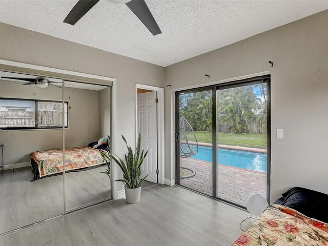 6961 Scott St, Hollywood FL 33024