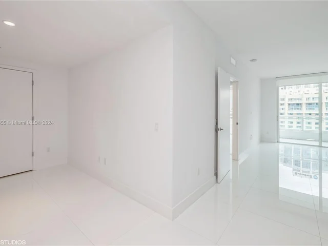 1080 Brickell Ave # 1806, Miami FL 33131