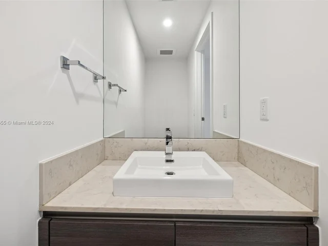 1080 Brickell Ave # 1806, Miami FL 33131