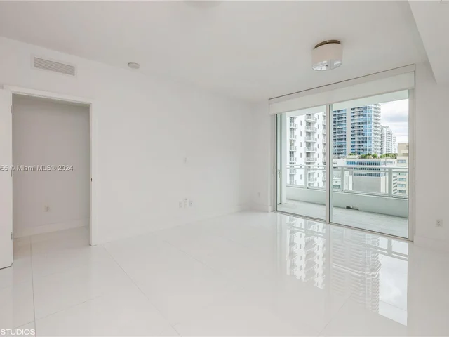 1080 Brickell Ave # 1806, Miami FL 33131
