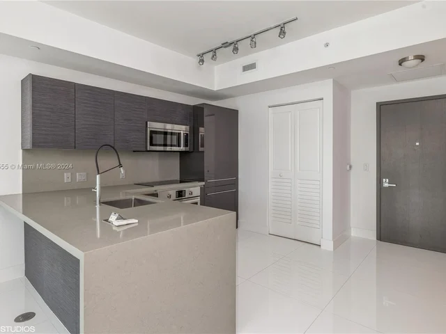 1080 Brickell Ave # 1806, Miami FL 33131