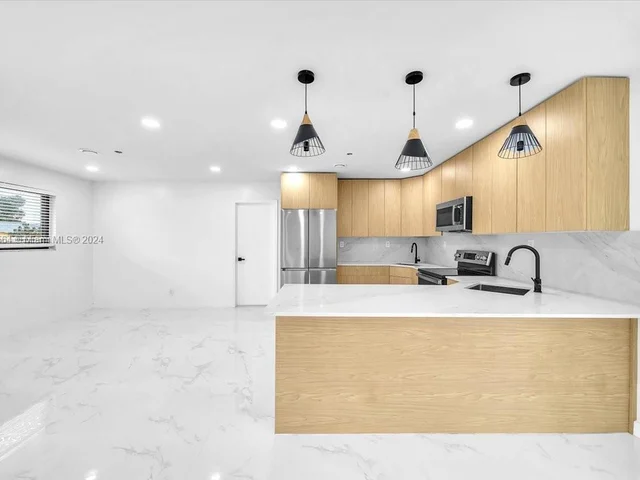 2224 N 35th Ave, Hollywood FL 33021