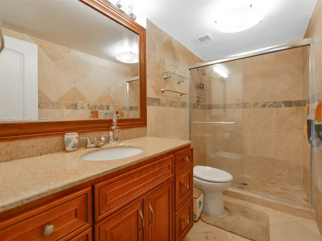 1985 S Ocean Dr # 9H, Hallandale Beach FL 33009