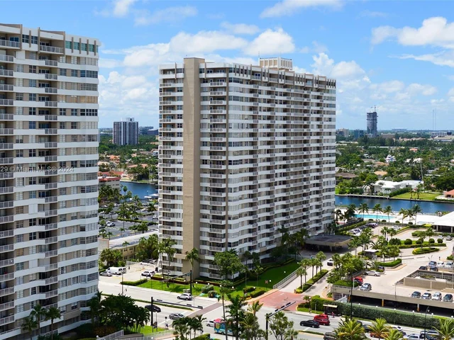 1985 S Ocean Dr # 9H, Hallandale Beach FL 33009