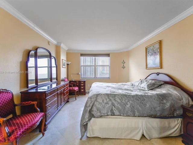 1985 S Ocean Dr # 9H, Hallandale Beach FL 33009