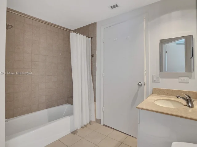 801 Brickell Key Blvd # 1804, Miami FL 33131