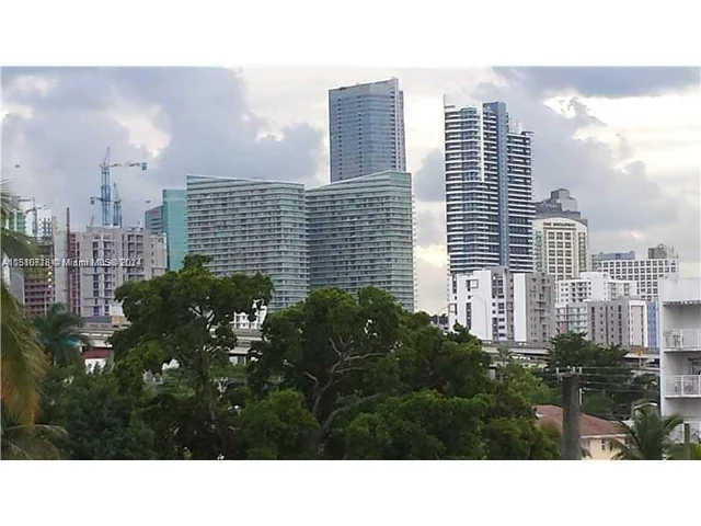 501 SW 1st St # 412, Miami FL 33130