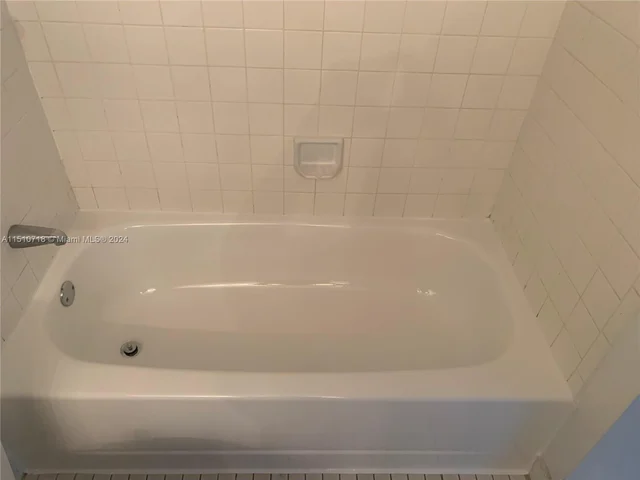 501 SW 1st St # 412, Miami FL 33130