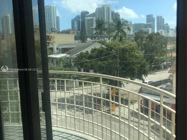501 SW 1st St # 412, Miami FL 33130