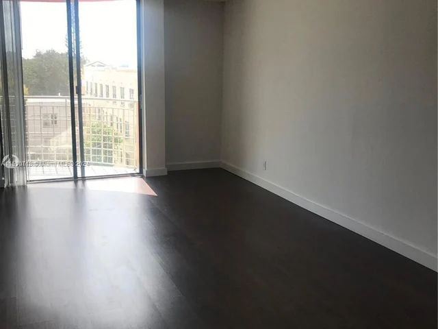 501 SW 1st St # 412, Miami FL 33130