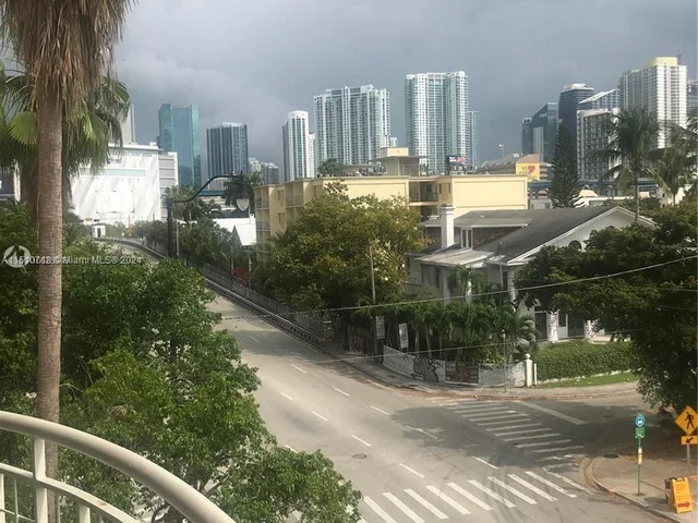 501 SW 1st St # 412, Miami FL 33130