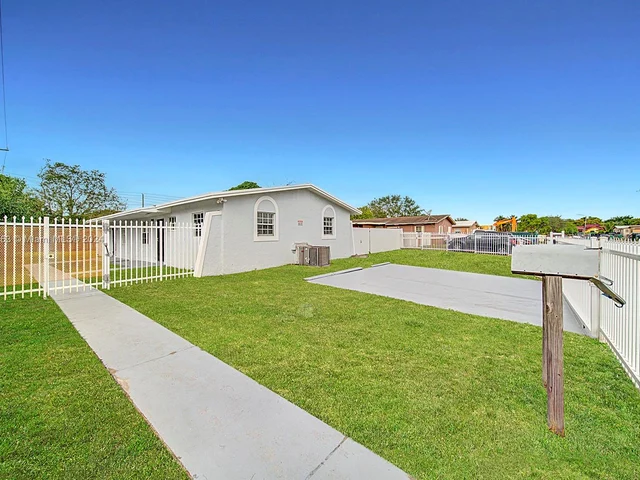 19110 NW 36th Ave # 19110, Miami Gardens FL 33056