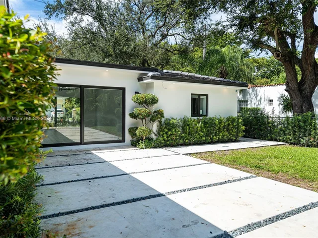 831 Cortez St, Coral Gables FL 33134