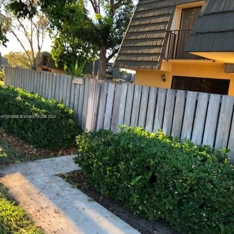 3301 33rd Way # 3301, West Palm Beach FL 33407