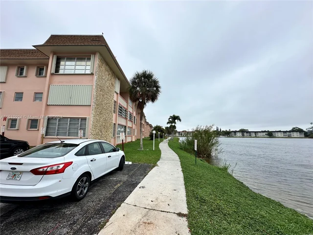 18707 NE 14th Ave # 526, Miami FL 33179