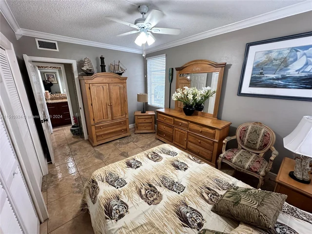 18707 NE 14th Ave # 526, Miami FL 33179