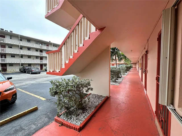 18707 NE 14th Ave # 526, Miami FL 33179