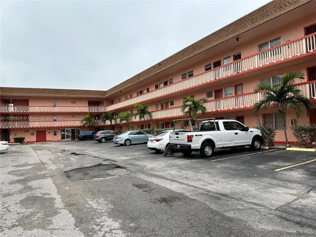 18707 NE 14th Ave # 526, Miami FL 33179