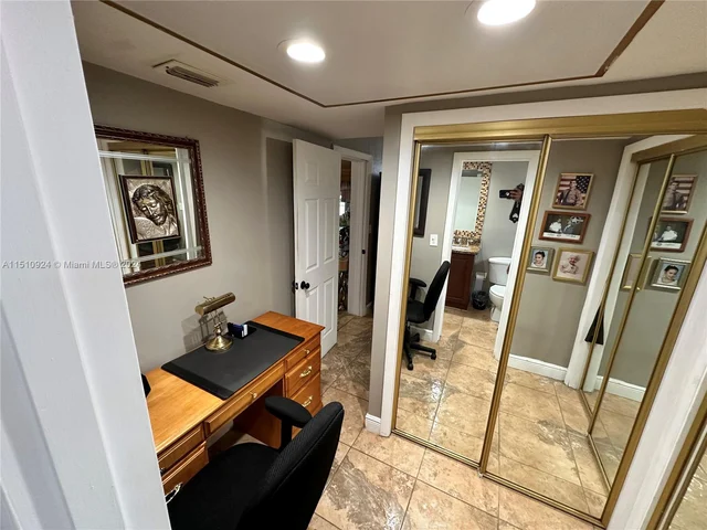 18707 NE 14th Ave # 526, Miami FL 33179