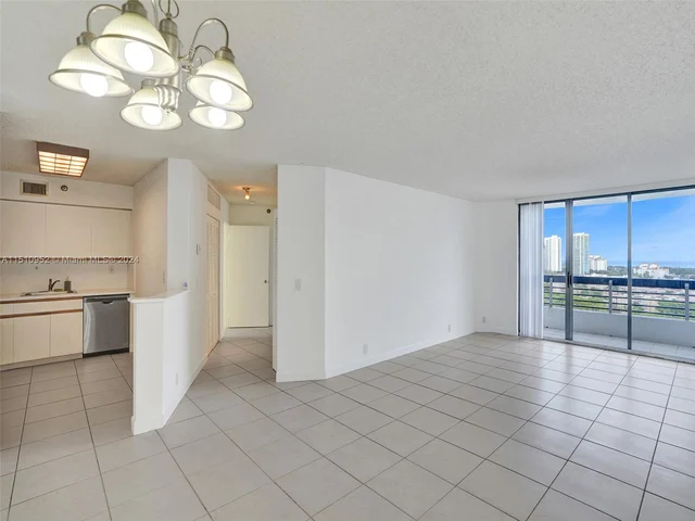 3400 192 ST # 1811, Aventura FL 33180