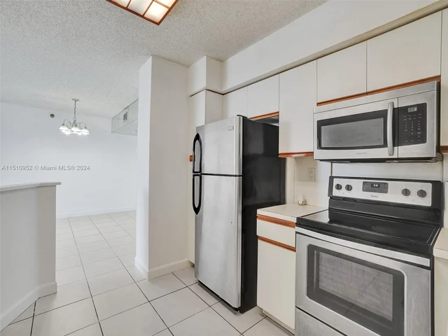 3400 192 ST # 1811, Aventura FL 33180