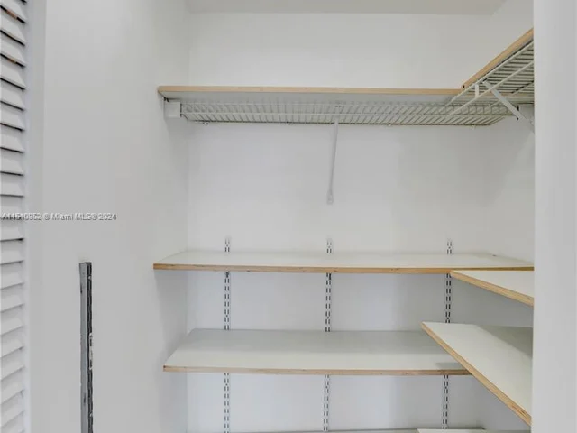 3400 192 ST # 1811, Aventura FL 33180