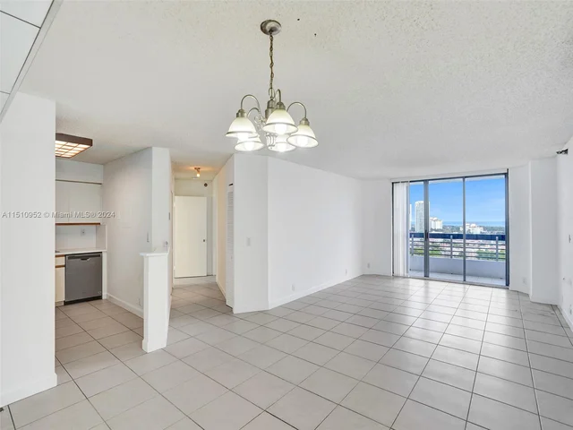 3400 192 ST # 1811, Aventura FL 33180