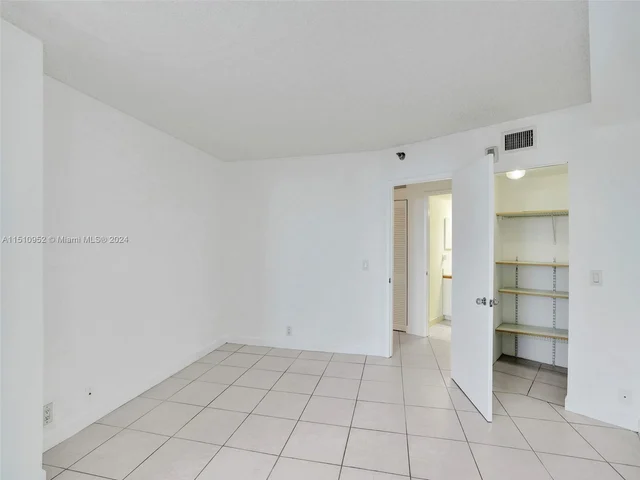 3400 192 ST # 1811, Aventura FL 33180