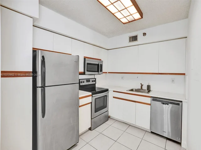 3400 192 ST # 1811, Aventura FL 33180