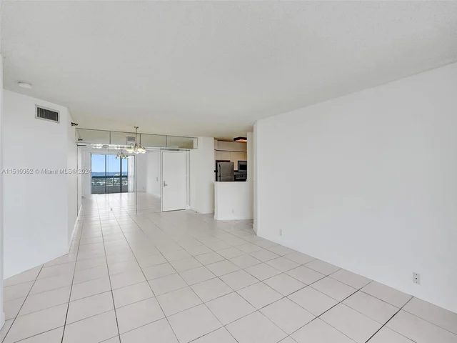 3400 192 ST # 1811, Aventura FL 33180
