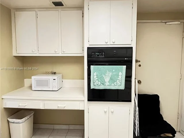 801 Brickell Bay Dr # 862, Miami FL 33131