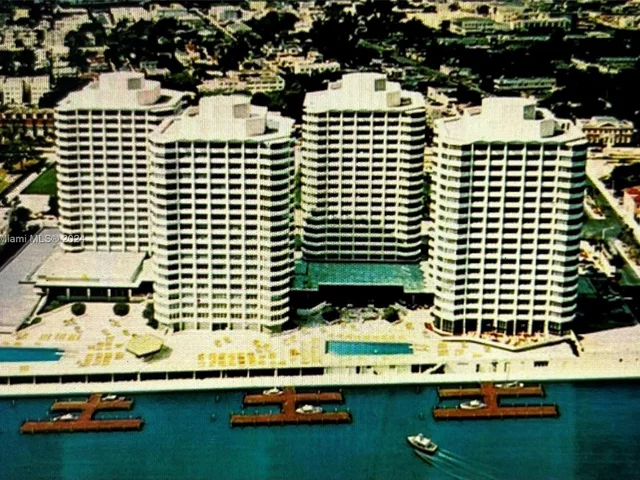 801 Brickell Bay Dr # 862, Miami FL 33131