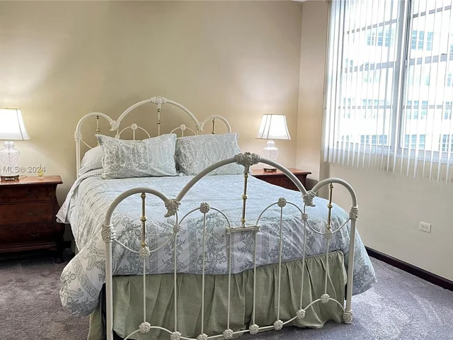 801 Brickell Bay Dr # 862, Miami FL 33131