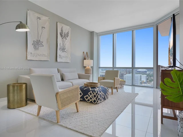 851 NE 1st Ave # 3006, Miami FL 33132