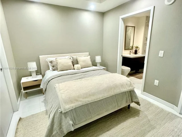 851 NE 1st Ave # 3006, Miami FL 33132