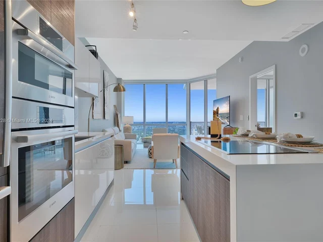 851 NE 1st Ave # 3006, Miami FL 33132