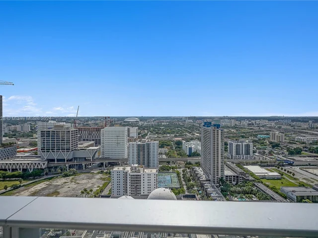 851 NE 1st Ave # 3006, Miami FL 33132