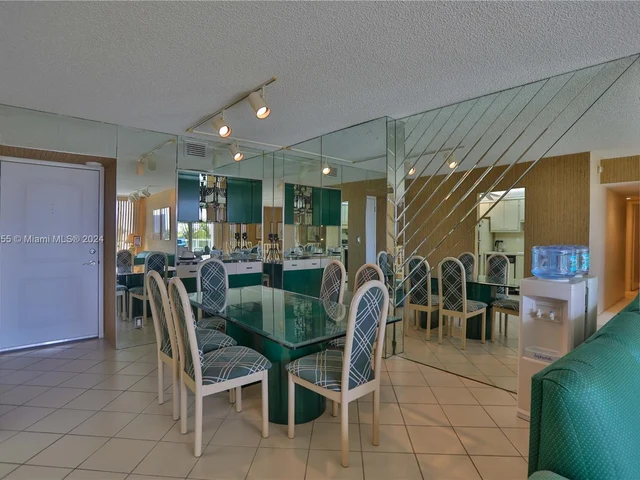 100 Bayview Dr # 424, Sunny Isles Beach FL 33160