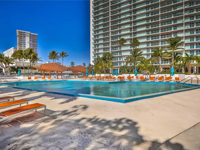 100 Bayview Dr # 424, Sunny Isles Beach FL 33160