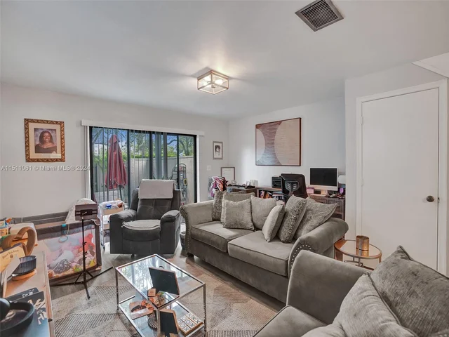 3062 S Oakland Forest Dr # 209, Oakland Park FL 33309