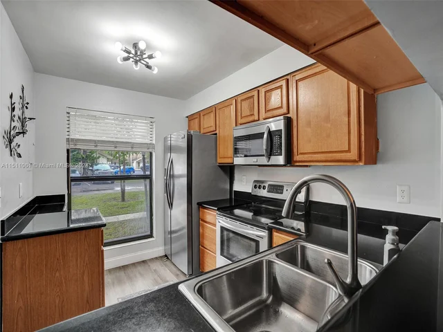 3062 S Oakland Forest Dr # 209, Oakland Park FL 33309