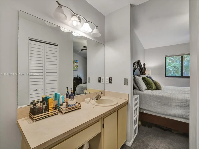 3062 S Oakland Forest Dr # 209, Oakland Park FL 33309