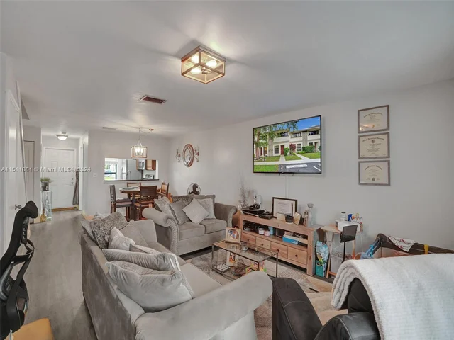 3062 S Oakland Forest Dr # 209, Oakland Park FL 33309