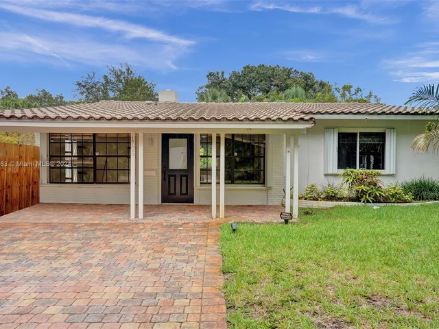 1705 SW 13th Ct, Fort Lauderdale FL 33312