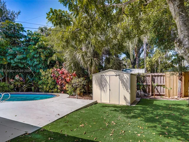 1705 SW 13th Ct, Fort Lauderdale FL 33312