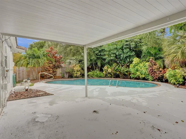 1705 SW 13th Ct, Fort Lauderdale FL 33312