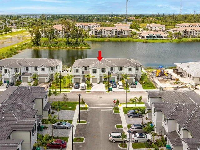 523 NW 203rd St, Miami Gardens FL 33169