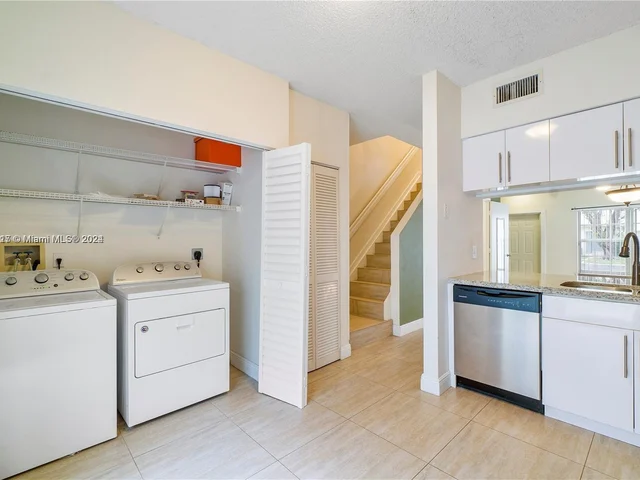 4974 SW 31st Ter # 4974, Hollywood FL 33312